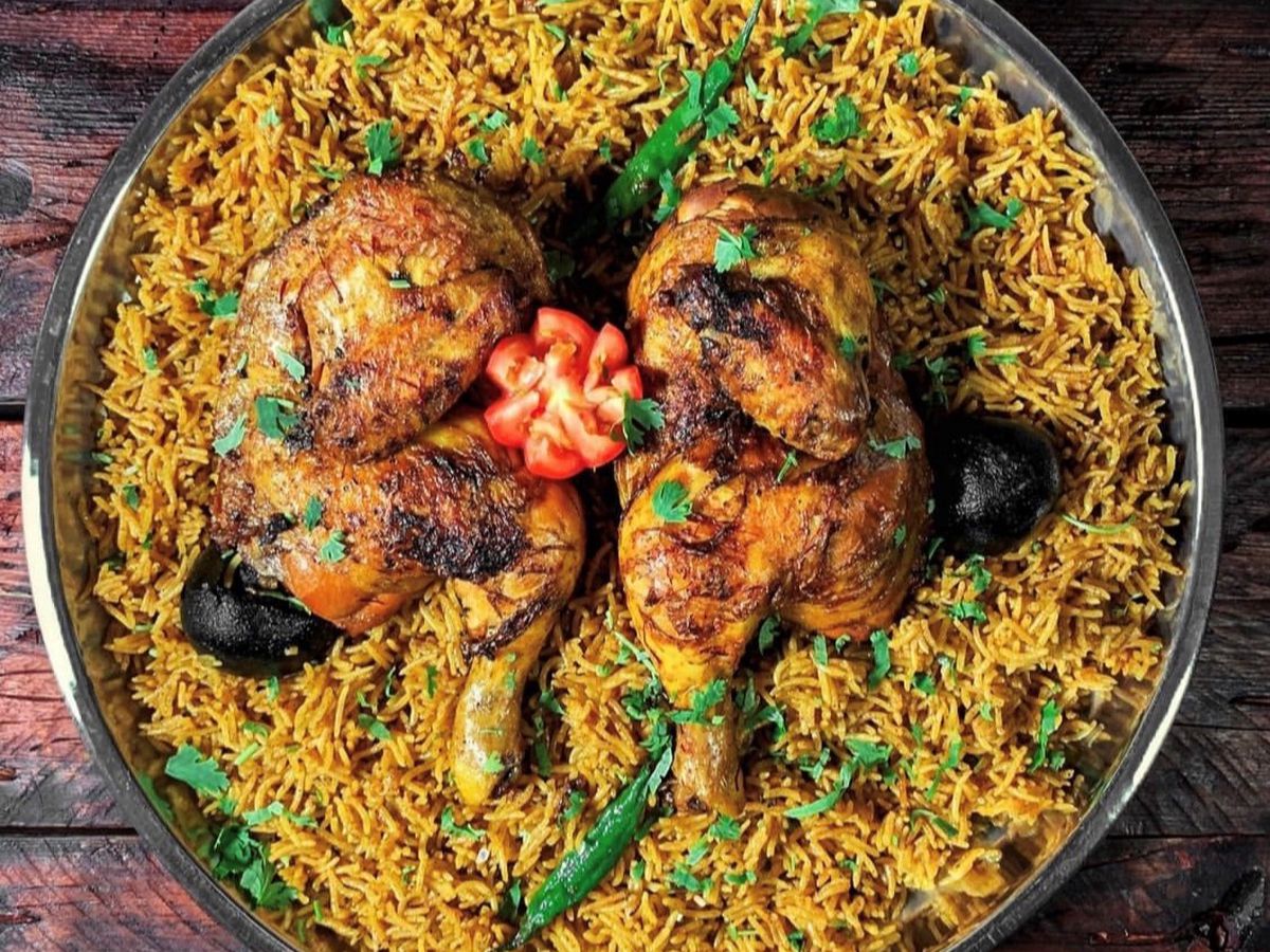 machboos emirati chicken rice